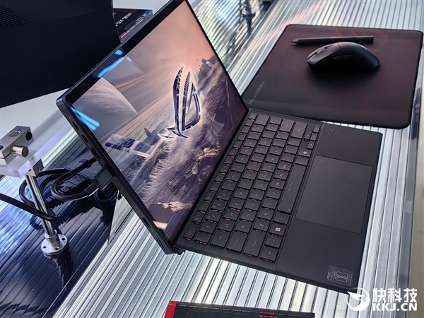 30秒免工具快拆、超视屏幕！ROG笔记本展示真创新