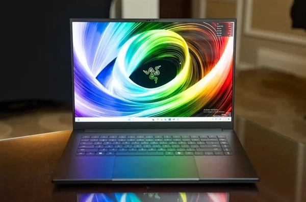 卷轴屏领衔：盘一盘CES 2025上那些够酷的笔记本