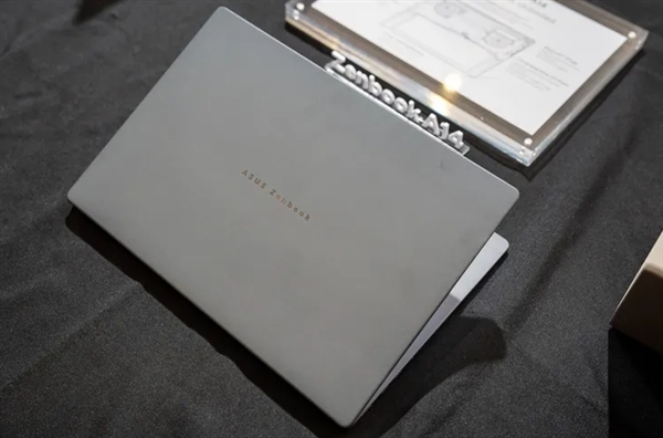 卷轴屏领衔：盘一盘CES 2025上那些够酷的笔记本