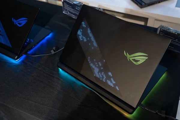 卷轴屏领衔：盘一盘CES 2025上那些够酷的笔记本