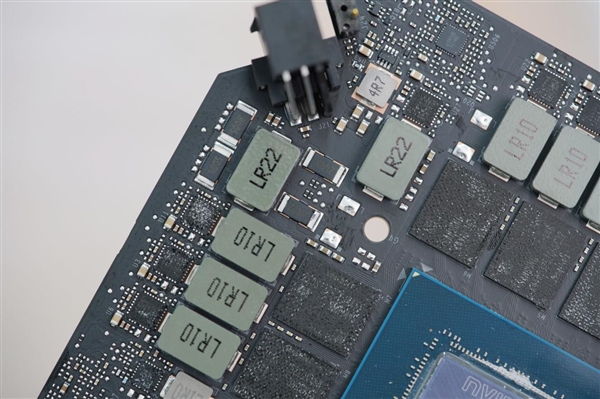 一如既往的精美！NVIDIA RTX 5080显卡图赏