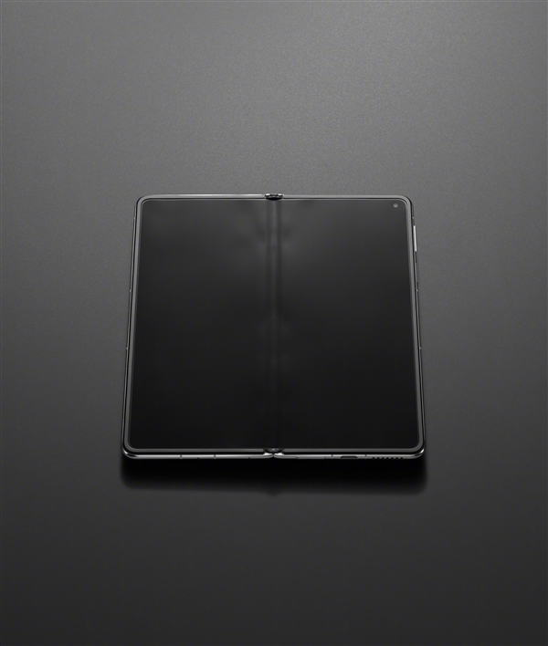 平整得不像折叠屏！刘作虎秀出OPPO Find N5：你永远可以相信OPPO