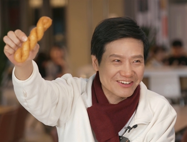 雷军直播晒小米食堂酸奶大麻花：mini、Pro、Ultra款都有