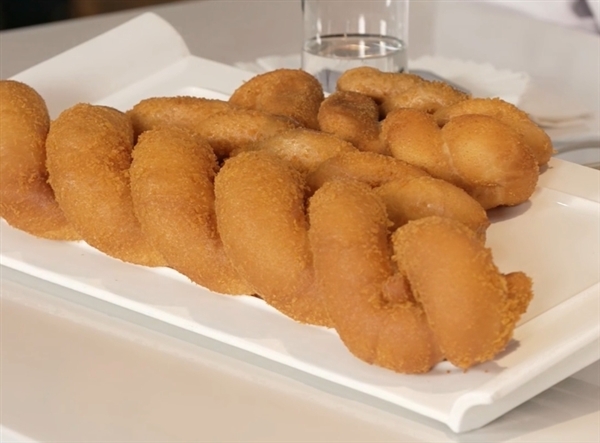 雷军直播晒小米食堂酸奶大麻花：mini、Pro、Ultra款都有