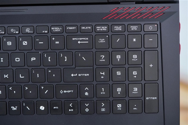 强劲性能+4K Mini-LED震撼大屏！微星泰坦18 Pro游戏本图赏