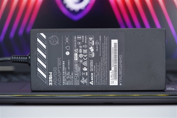 强劲性能+4K Mini-LED震撼大屏！微星泰坦18 Pro游戏本图赏