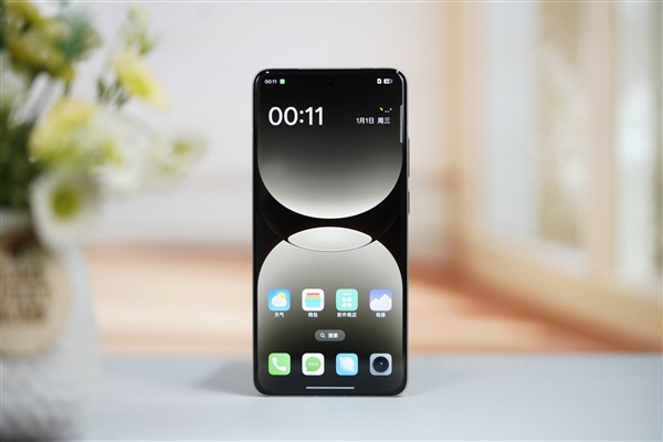 2600元最便宜骁龙8至尊版！真我GT7 Pro竞速版图赏