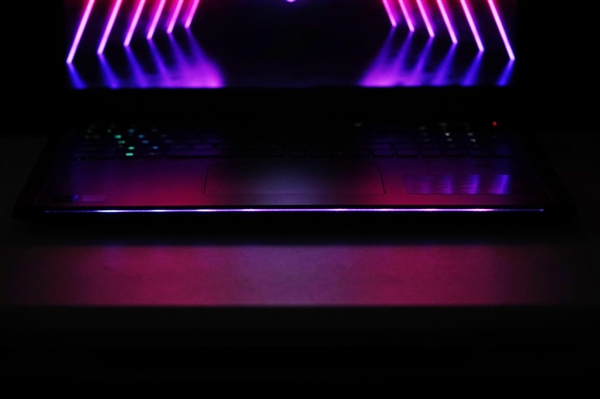 强劲性能+4K Mini-LED震撼大屏！微星泰坦18 Pro游戏本图赏