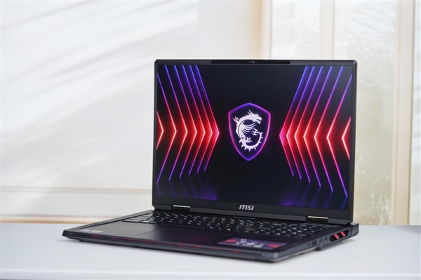 强劲性能+4K Mini-LED震撼大屏！微星泰坦18 Pro游戏本图赏