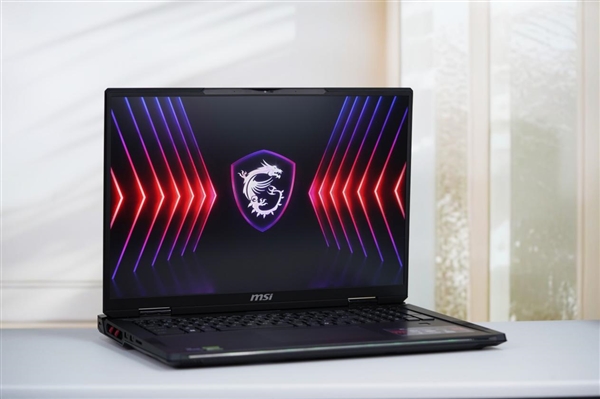 强劲性能+4K Mini-LED震撼大屏！微星泰坦18 Pro游戏本图赏