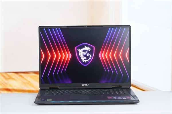 强劲性能+4K Mini-LED震撼大屏！微星泰坦18 Pro游戏本图赏