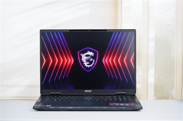 强劲性能+4K Mini-LED震撼大屏！微星泰坦18 Pro游戏本图赏