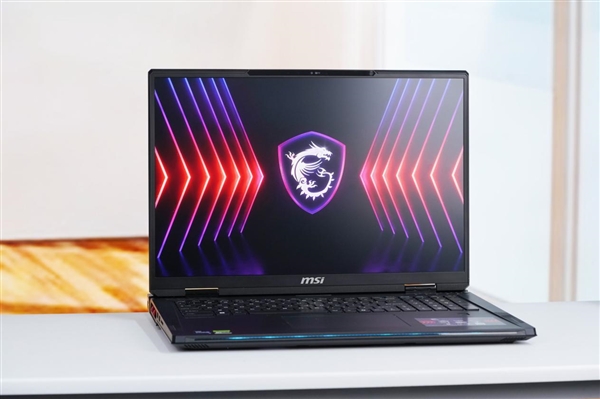 强劲性能+4K Mini-LED震撼大屏！微星泰坦18 Pro游戏本图赏