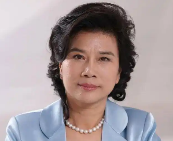 格力专卖店改名“董明珠健康家”强化IP  70岁董明珠退休话题成焦点