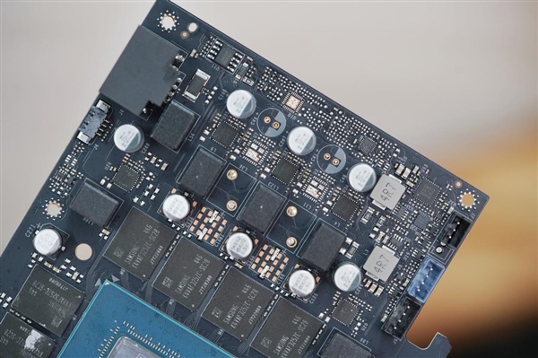 赛博霓虹风！耕升RTX 5070 Ti炫光·超OC显卡图赏