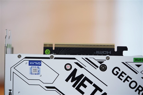 铝合金一体成型！影驰RTX 5070 Ti金属大师OC显卡图赏