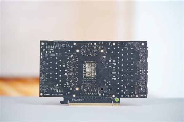 铝合金一体成型！影驰RTX 5070 Ti金属大师OC显卡图赏