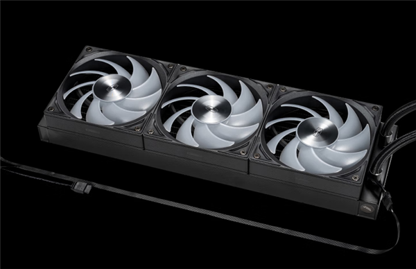 超频三推出北境GT360一体式水冷：3.5寸屏幕+高转速滚珠风扇