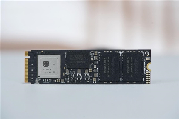 狂飙14000MB/s！雷克沙NM1090 PRO固态硬盘图赏