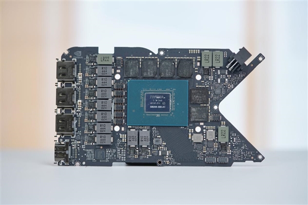 一如既往的精美！英伟达RTX 5070公版显卡图赏