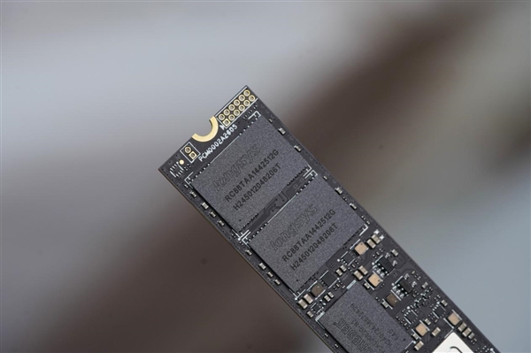 狂飙14000MB/s！雷克沙NM1090 PRO固态硬盘图赏