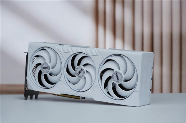 性价比装机利器！蓝宝石RX 9070显卡图赏