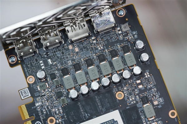 性价比装机利器！蓝宝石RX 9070显卡图赏