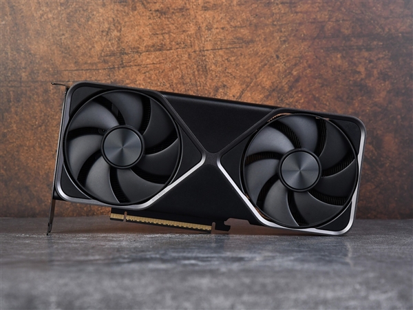 英伟达RTX 5070 12GB FE显卡上手:2K 200帧 起飞了