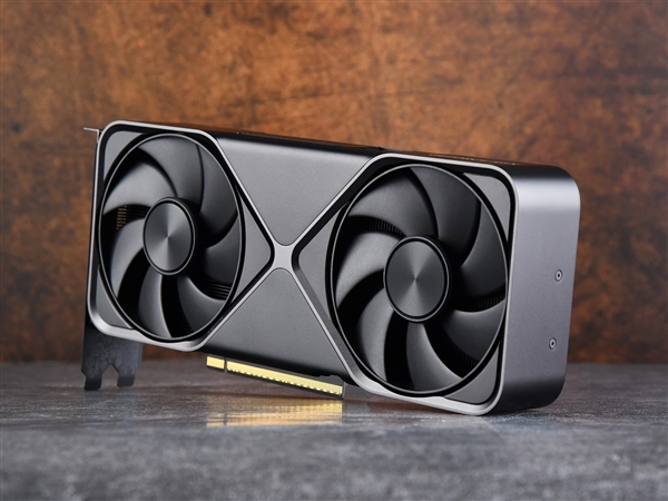 英伟达RTX 5070 12GB FE显卡上手:2K 200帧 起飞了