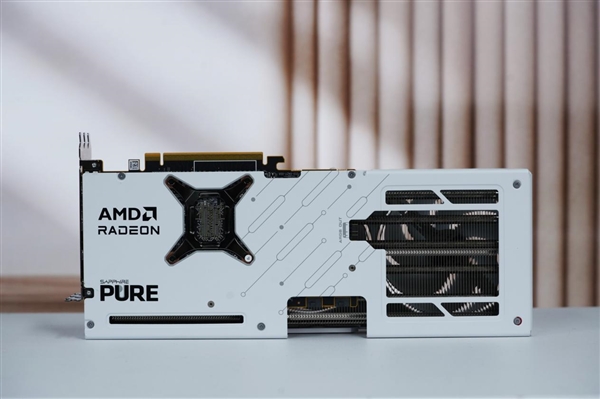 性价比装机利器！蓝宝石RX 9070显卡图赏