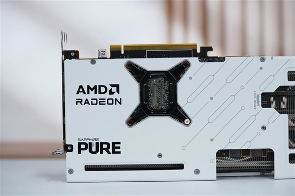 性价比装机利器！蓝宝石RX 9070显卡图赏