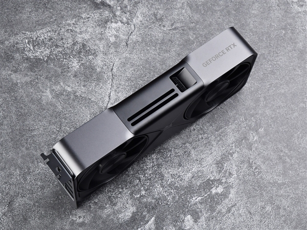 英伟达RTX 5070 12GB FE显卡上手:2K 200帧 起飞了