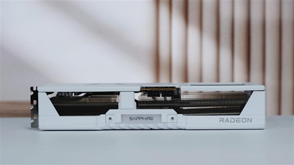 性价比装机利器！蓝宝石RX 9070显卡图赏