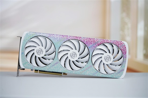 活力涂鸦！索泰RTX 5070 XGAMING OC显卡图赏