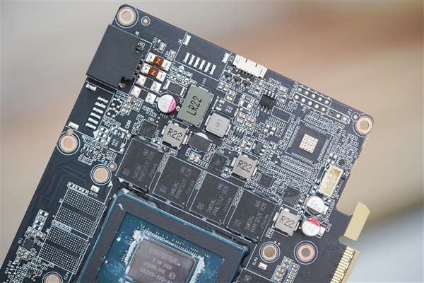 活力涂鸦！索泰RTX 5070 XGAMING OC显卡图赏