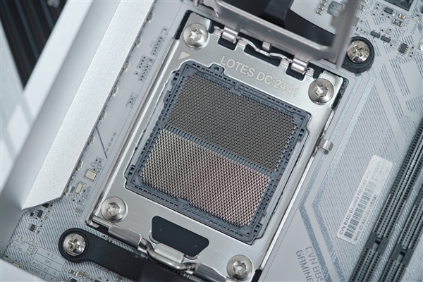 小巧迷你！七彩虹CVN B850I GAMING FROZEN V14主板图赏