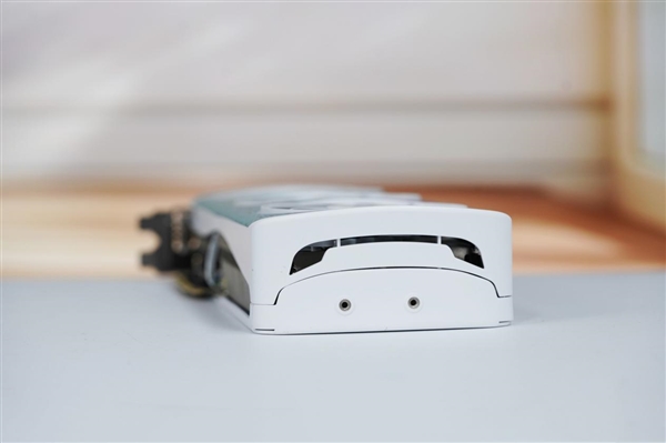 活力涂鸦！索泰RTX 5070 XGAMING OC显卡图赏