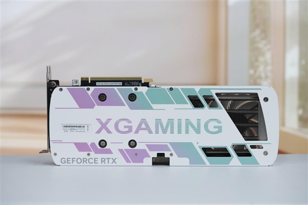 活力涂鸦！索泰RTX 5070 XGAMING OC显卡图赏