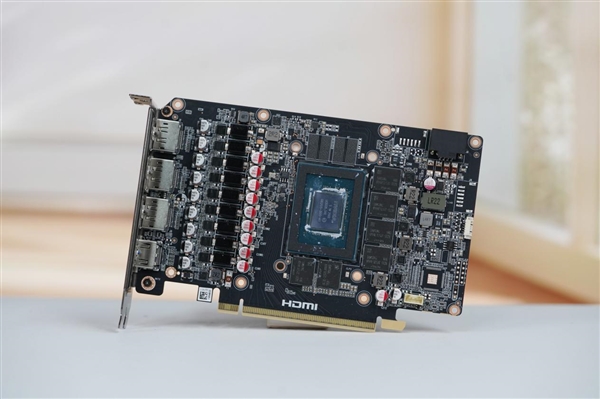 活力涂鸦！索泰RTX 5070 XGAMING OC显卡图赏