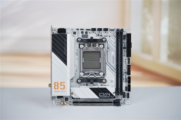 小巧迷你！七彩虹CVN B850I GAMING FROZEN V14主板图赏