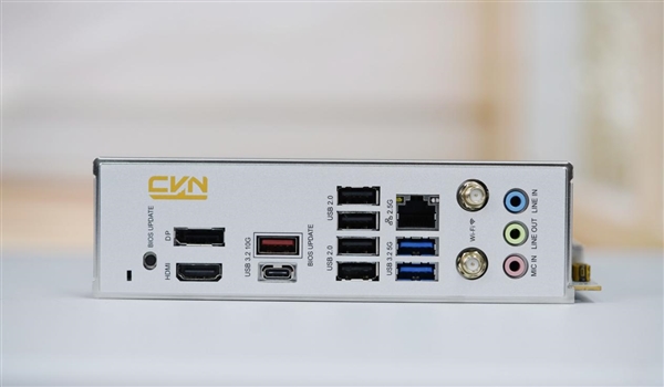 小巧迷你！七彩虹CVN B850I GAMING FROZEN V14主板图赏