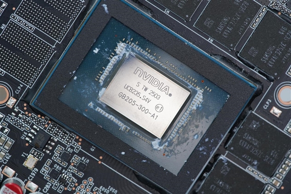 活力涂鸦！索泰RTX 5070 XGAMING OC显卡图赏