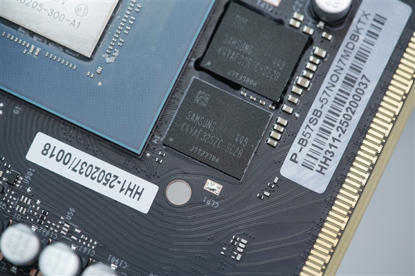 4K游戏新门槛 耕升RTX 5070踏雪OC显卡图赏