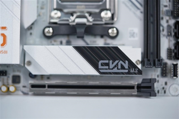 小巧迷你！七彩虹CVN B850I GAMING FROZEN V14主板图赏