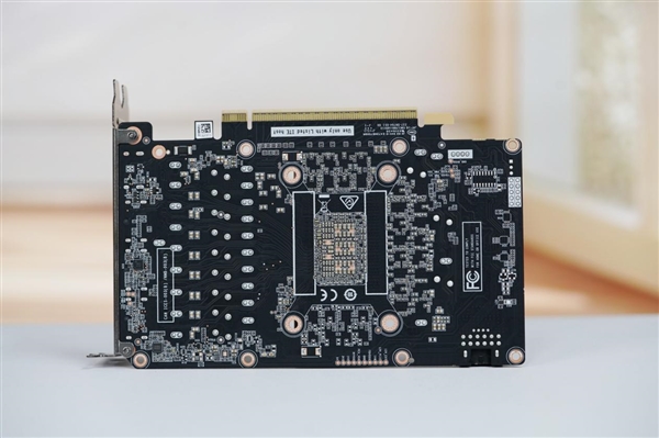 活力涂鸦！索泰RTX 5070 XGAMING OC显卡图赏