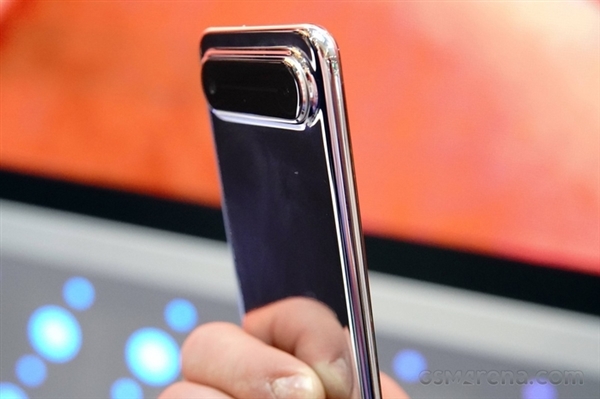 外折笔记本、手机外接镜头 这届MWC 2025花活真不少