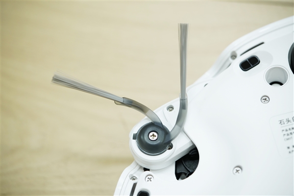 4cm智能越障！石头自清洁扫拖机器人P20 Ultra图赏