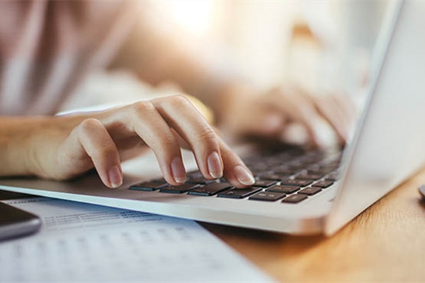 多个大厂开启反内卷 胖东来是先行者：加班一次罚款5000元