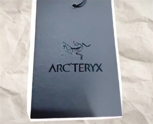 鸟卡火爆！始祖鸟吊牌被炒到最高300元一张 店员：很多人穿假货