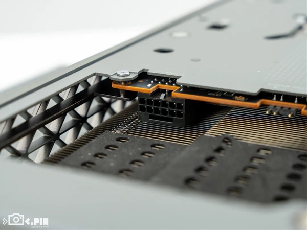 性能比肩4090? NVIDIA没做到的事 让AMD干了